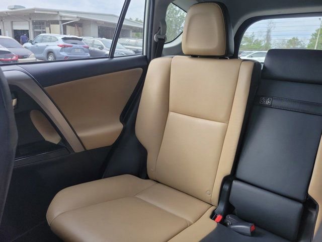 Used 2017 Toyota RAV4 Limited image 4