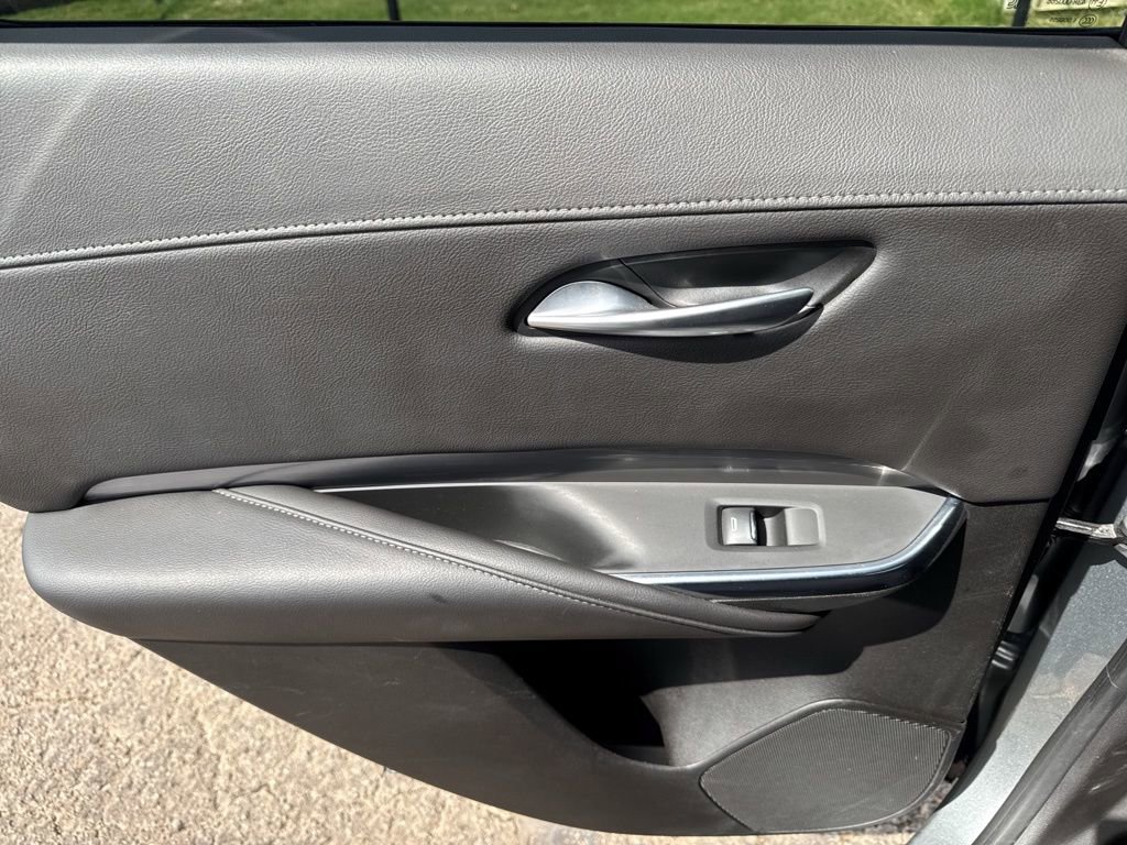 Used 2024 Cadillac XT4 Premium Luxury image 33