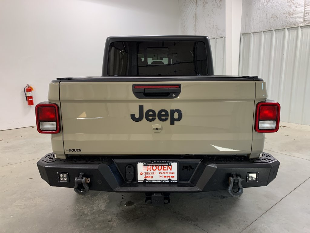 Used 2022 Jeep Gladiator Sport AWD/4WD image 6