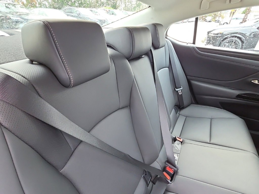 Certified 2024 Lexus ES 350 w/ Premium Package image 18