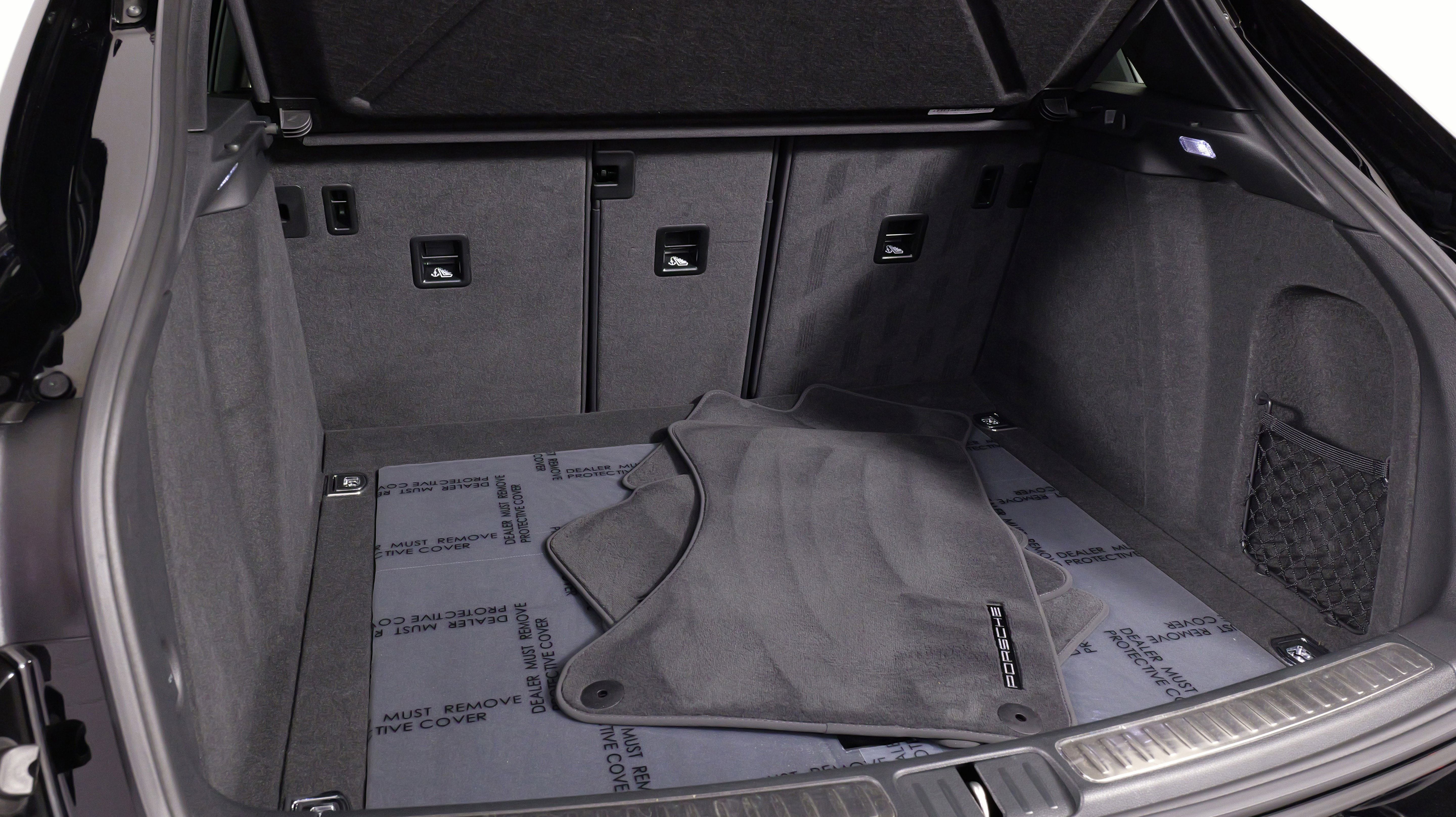 Used 2025 Porsche Macan image 67