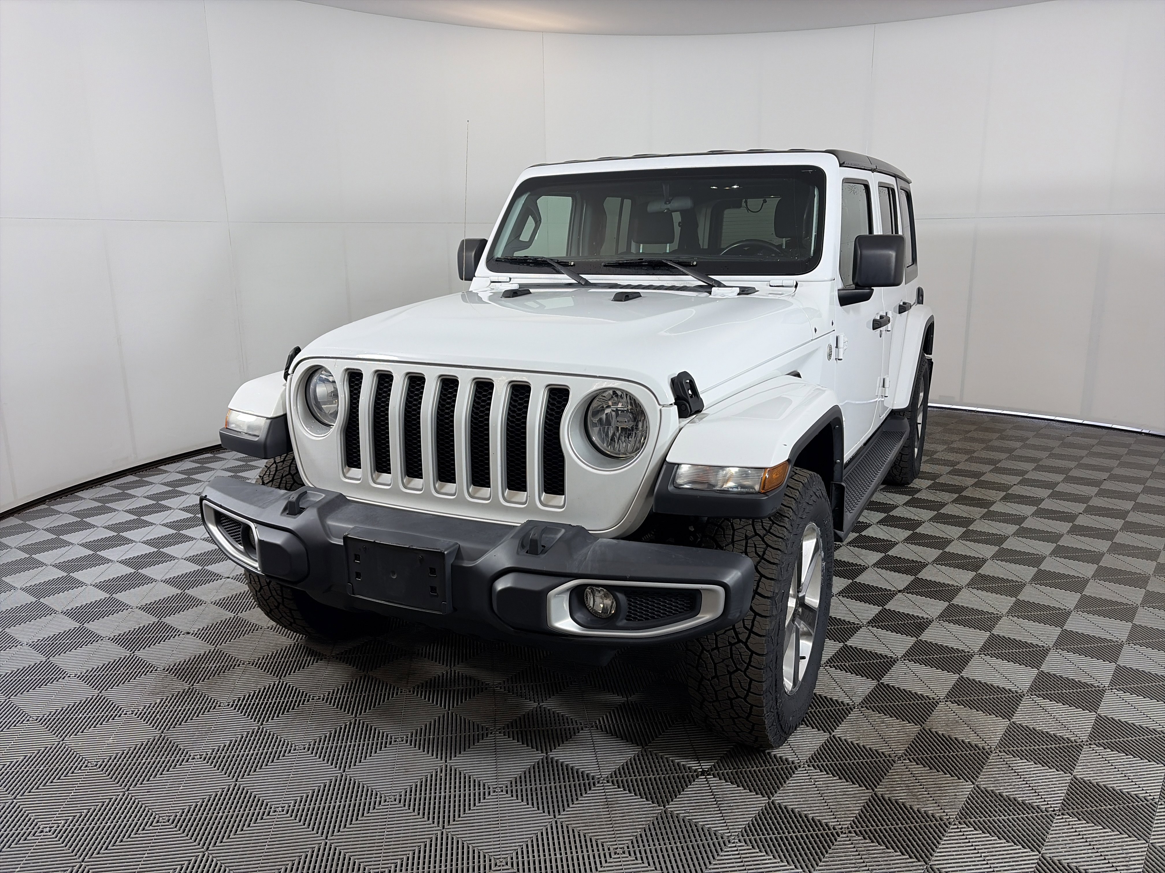 Used 2021 Jeep Wrangler Unlimited Sahara image 2