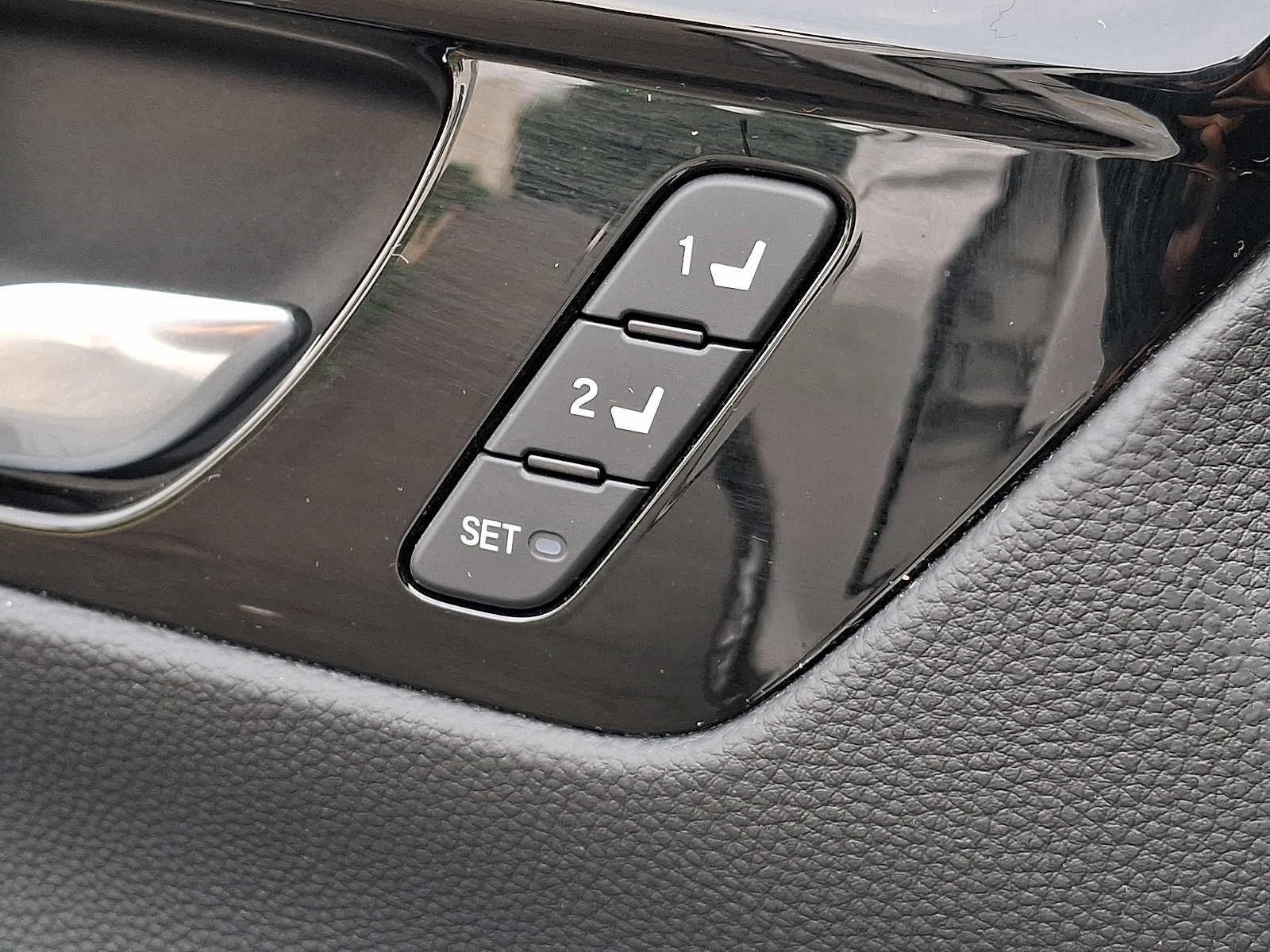 Used 2024 Honda CR-V EX-L image 26