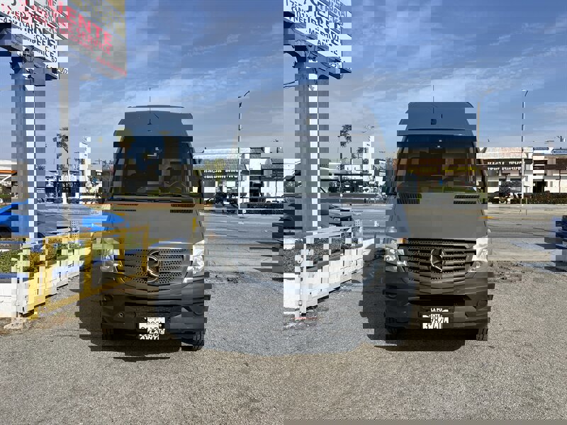 Used 2018 Mercedes-Benz Sprinter 2500 image 4