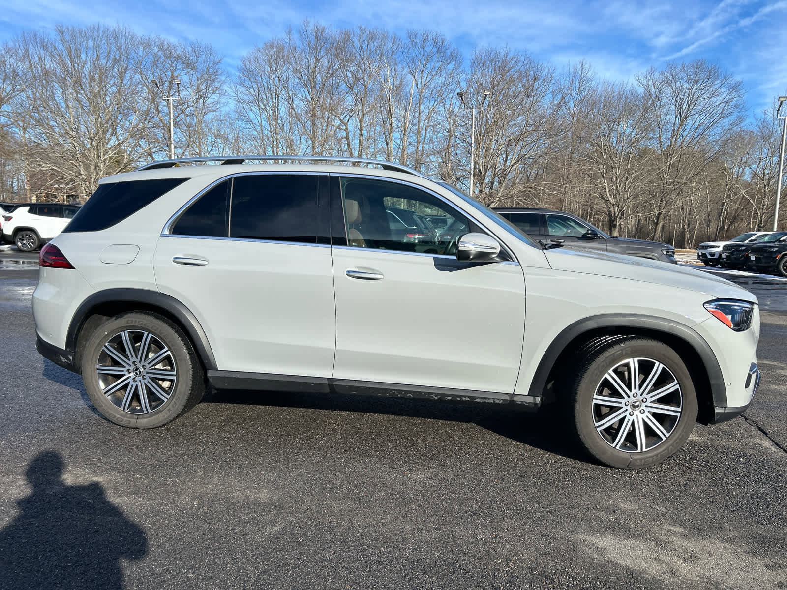 Used 2024 Mercedes-Benz GLE 350 4MATIC image 3