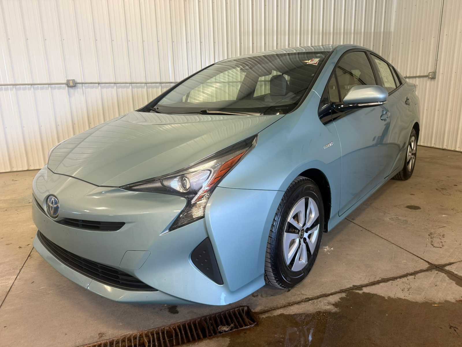 Used 2017 Toyota Prius Three w/ Advanced Technology Package FWD image 1