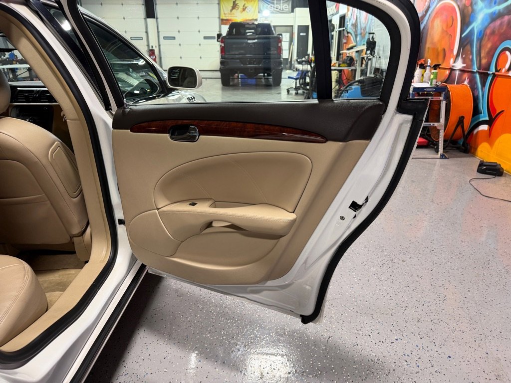 Used 2009 Buick Lucerne CX image 16