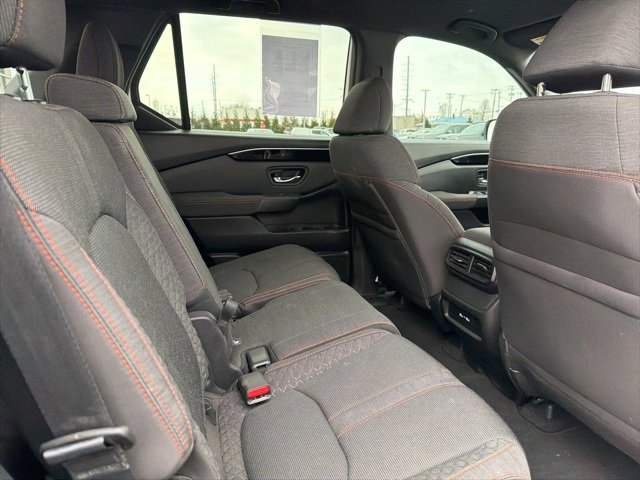 Used 2023 Honda Pilot Sport image 31