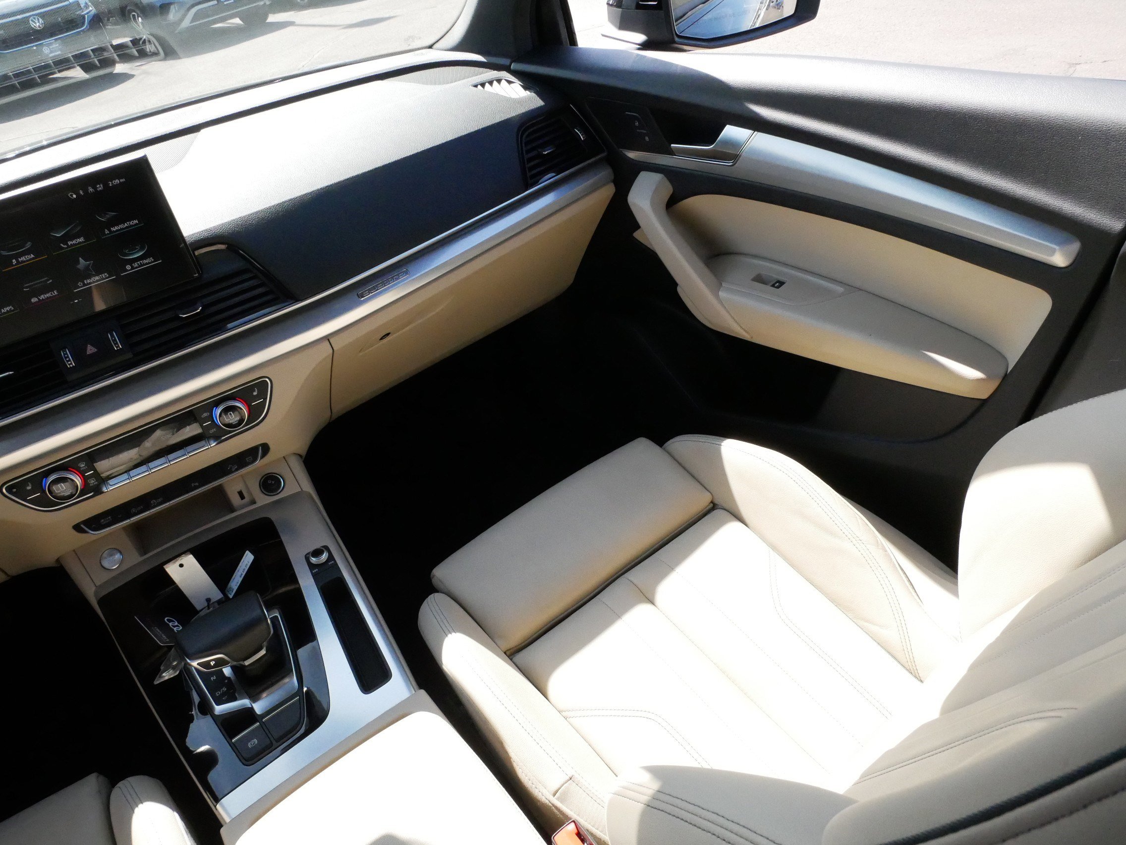 Used 2025 Audi Q5 2.0T Premium w/ Convenience Plus Package image 11