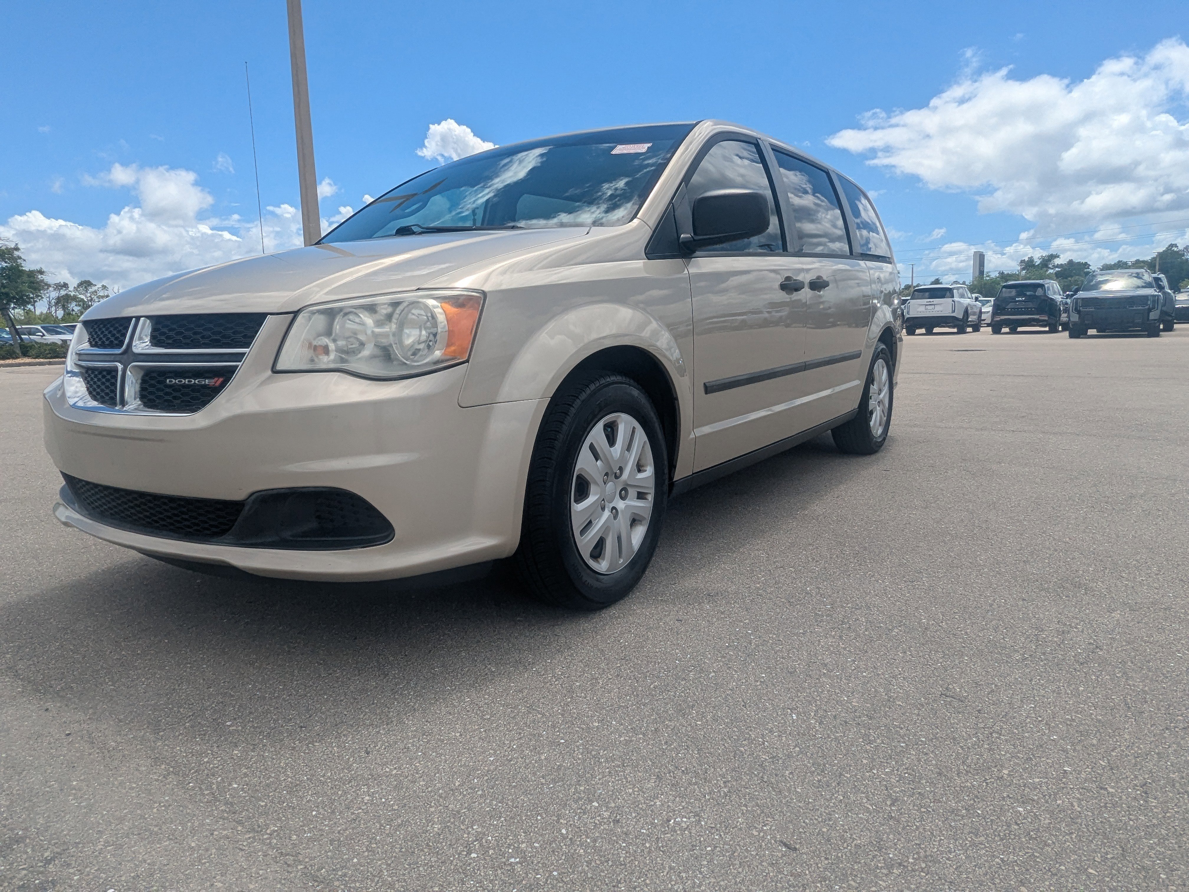 Used 2014 Dodge Grand Caravan American Value Package FWD image 10
