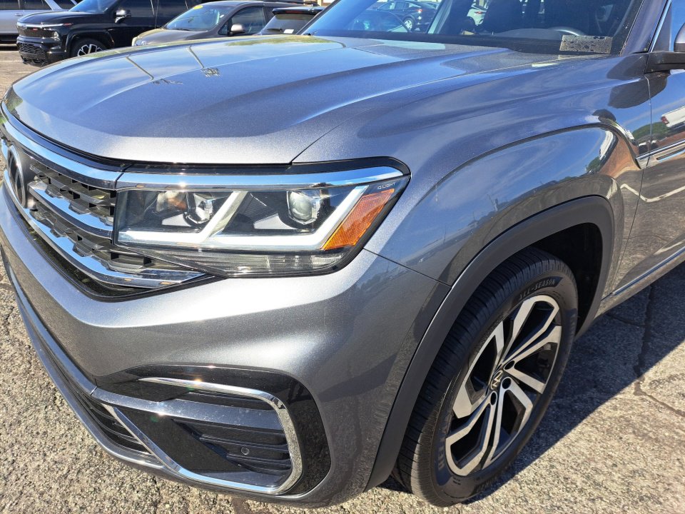 Used 2020 Volkswagen Atlas Cross Sport SEL R-Line AWD/4WD image 27