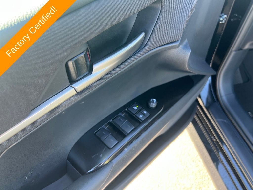 Used 2025 Toyota Camry LE image 10
