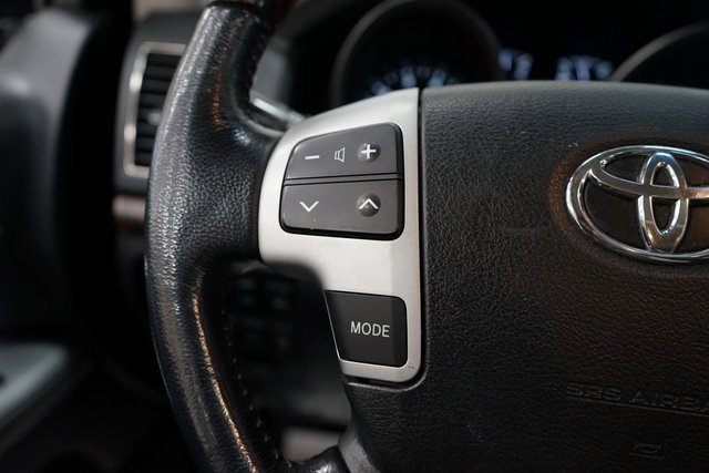 Used 2013 Toyota Land Cruiser image 38