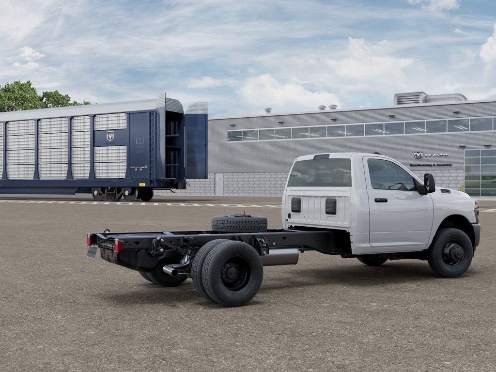 New 2025 RAM 3500 Tradesman AWD/4WD image 4