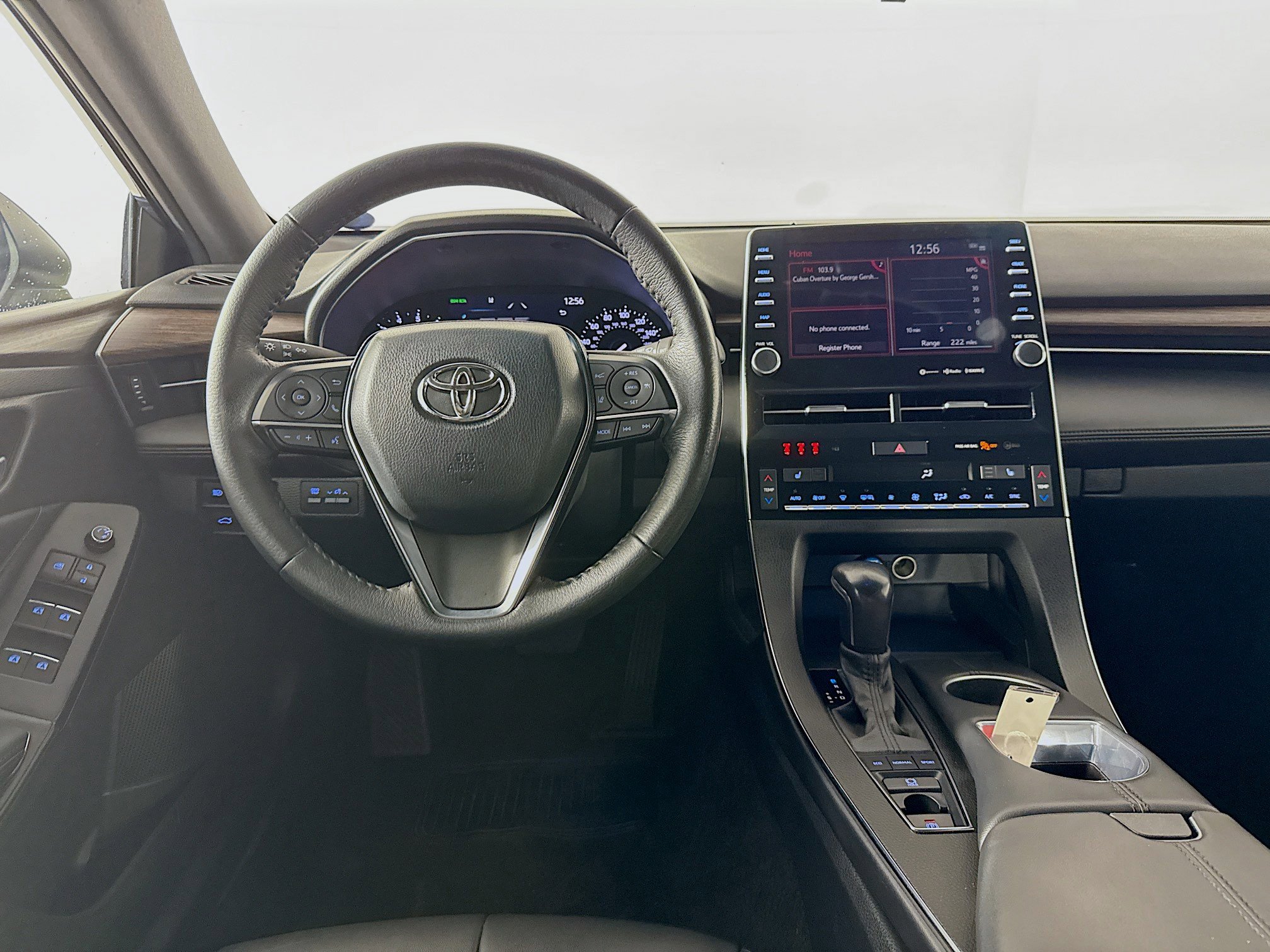 Used 2022 Toyota Avalon XLE image 26