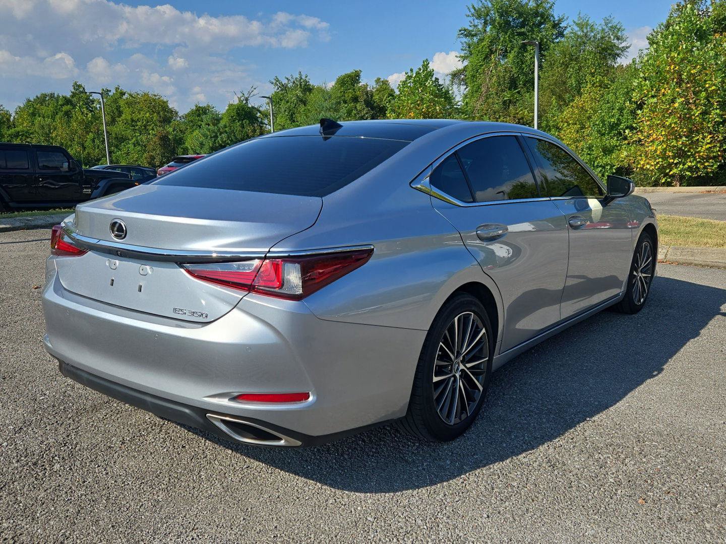 Used 2023 Lexus ES 350 w/ Premium Package FWD image 7
