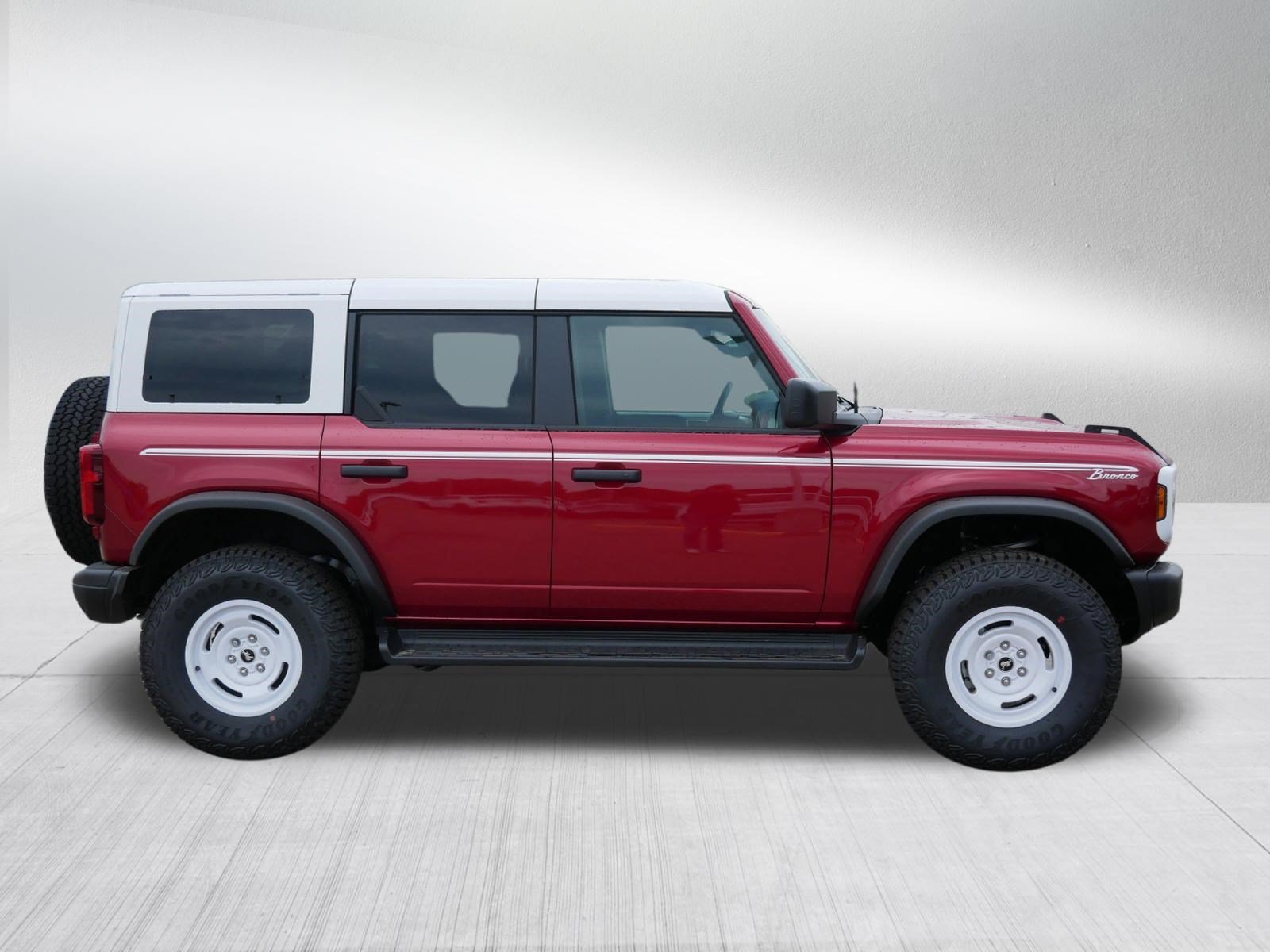 Used 2026 Ford Bronco Heritage Edition AWD/4WD image 8