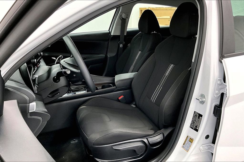 Used 2026 Hyundai Elantra Blue image 31