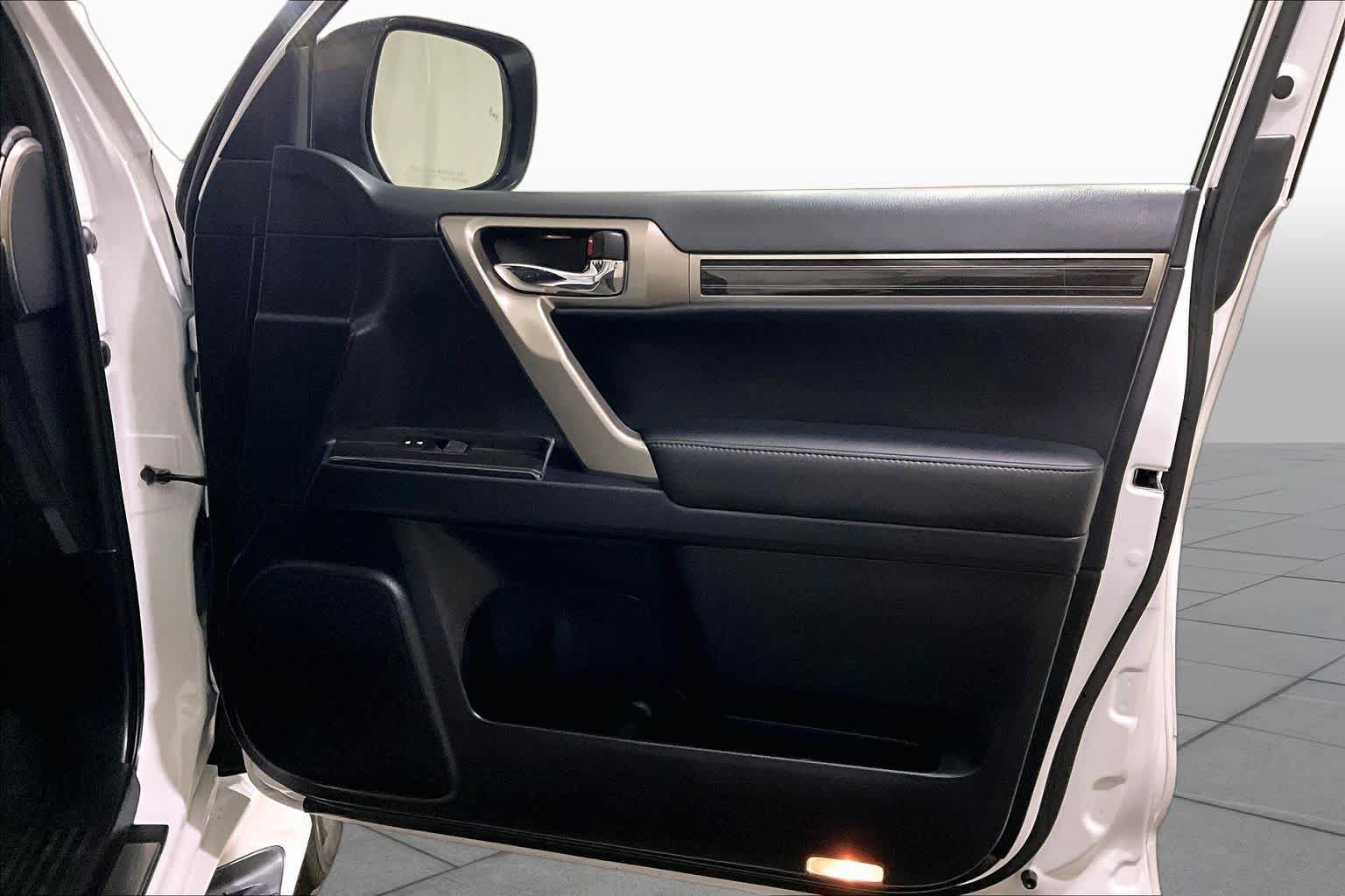 Used 2020 Lexus GX 460 Premium w/ Premium Package AWD/4WD image 22