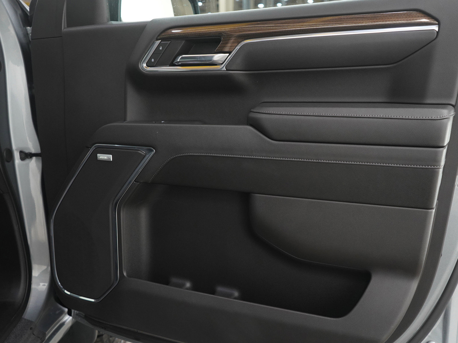 Used 2024 Chevrolet Silverado 1500 LT Trail Boss w/ LT Trail Boss Premium Package image 9