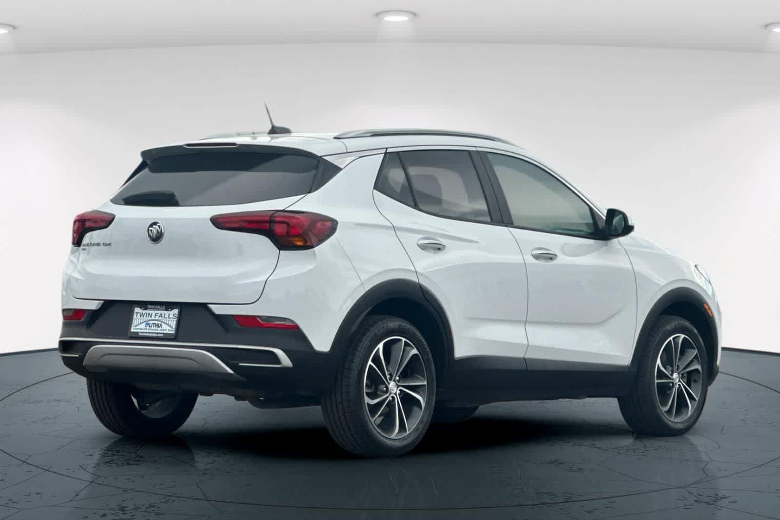 Used 2021 Buick Encore GX Select AWD/4WD image 2