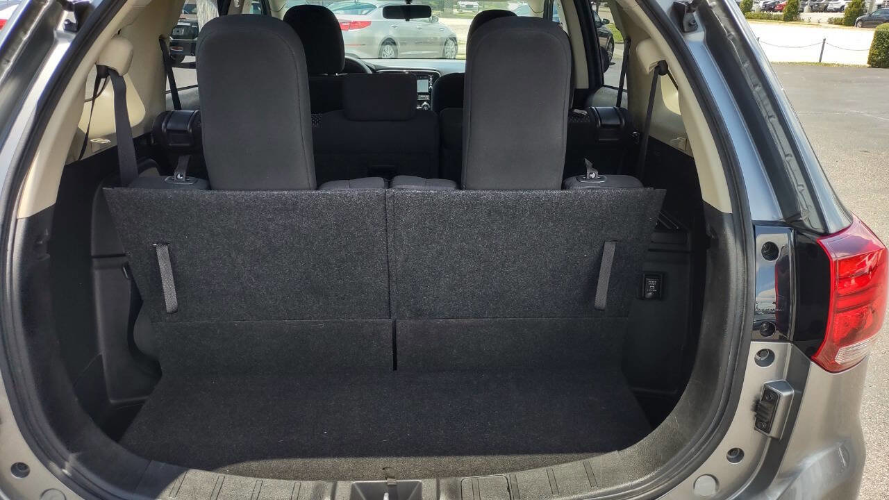 Used 2018 Mitsubishi Outlander ES image 29