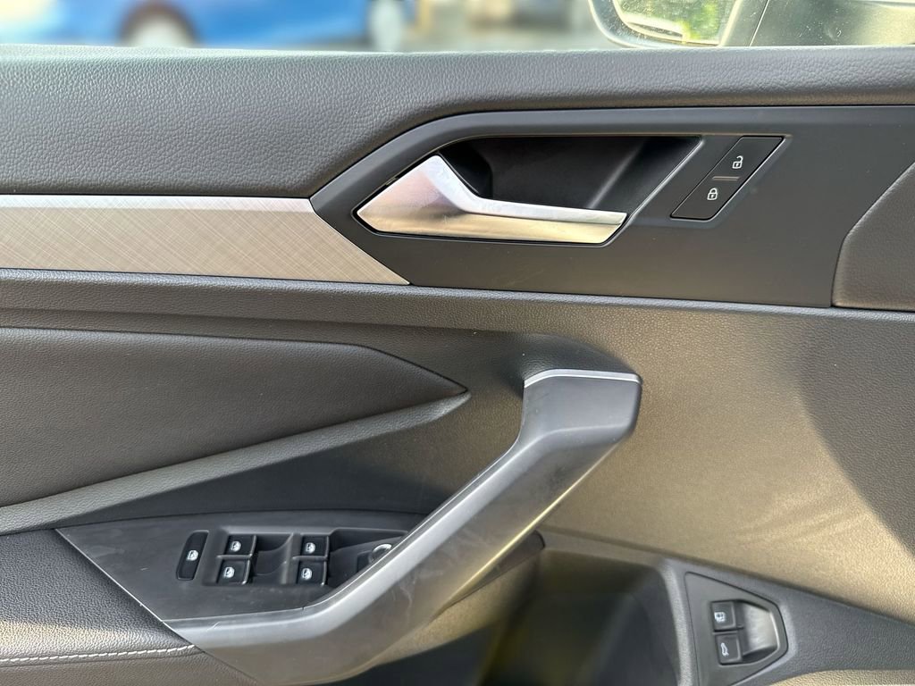 Used 2023 Volkswagen Jetta SE w/ Panoramic Sunroof Package FWD image 15
