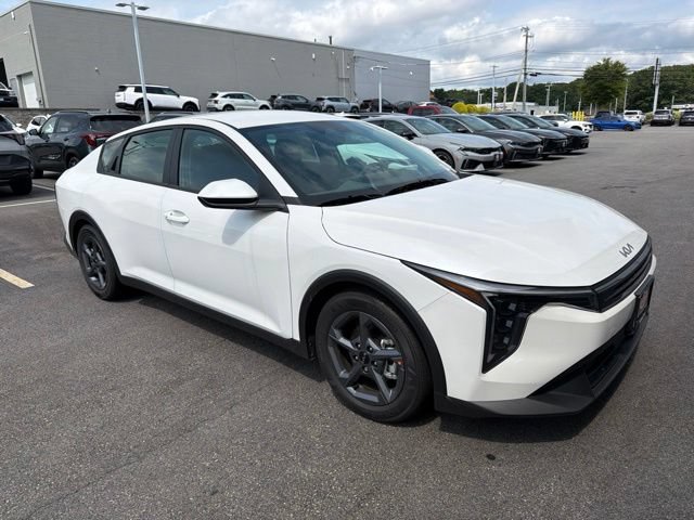 New 2026 Kia K4 FWD image 1