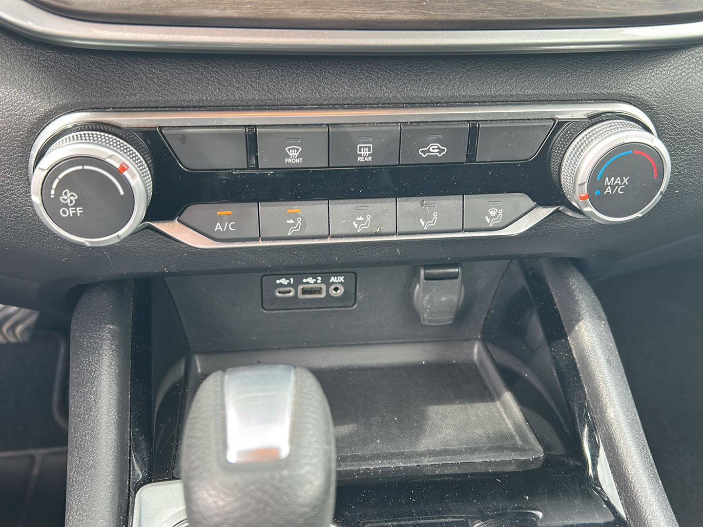 Used 2024 Nissan Altima 2.5 SV FWD image 11