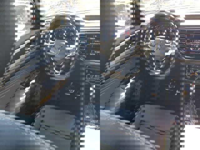 Used 2022 Volkswagen Atlas Cross Sport SEL R-Line image 15