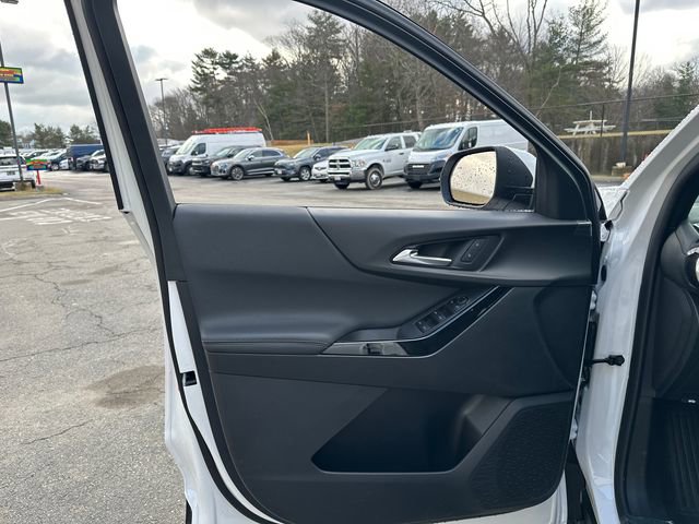 New 2026 Chevrolet Equinox LT w/ LPO, Floor Liner Package image 17