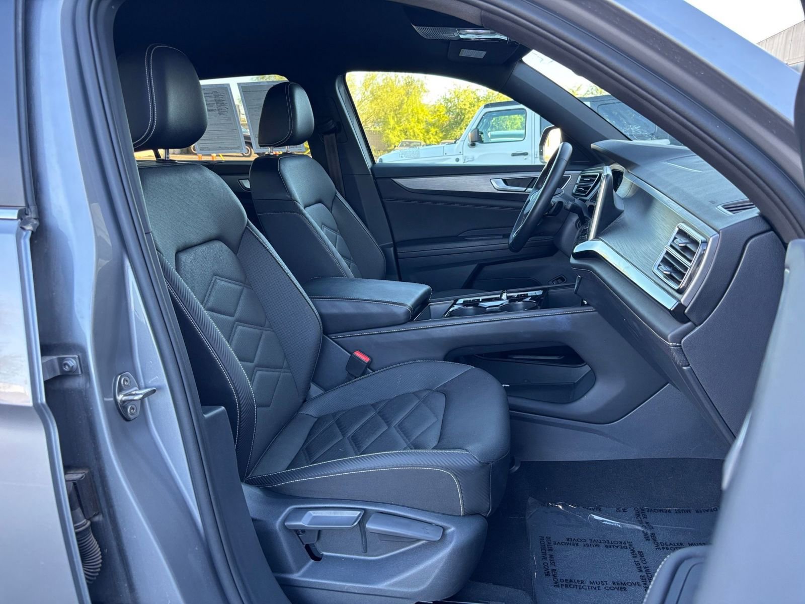 Used 2025 Volkswagen Atlas Cross Sport SE FWD image 38