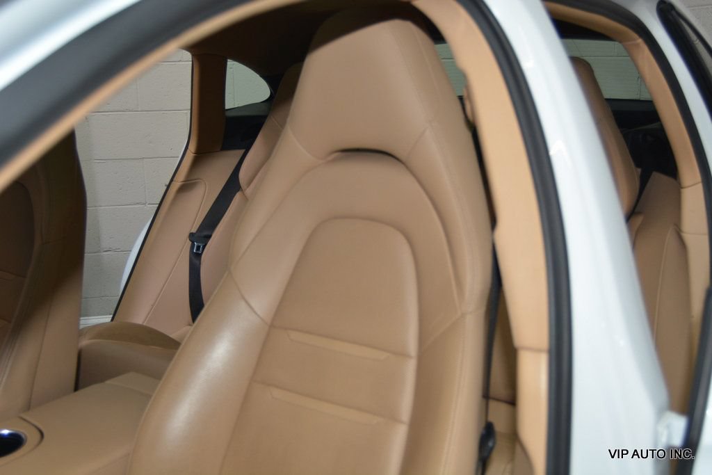 Used 2018 Porsche Panamera 4 AWD/4WD image 13