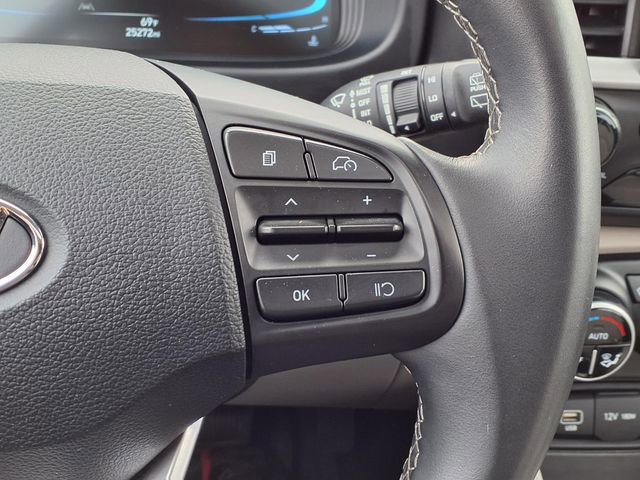 Used 2025 Hyundai Venue SEL FWD image 76