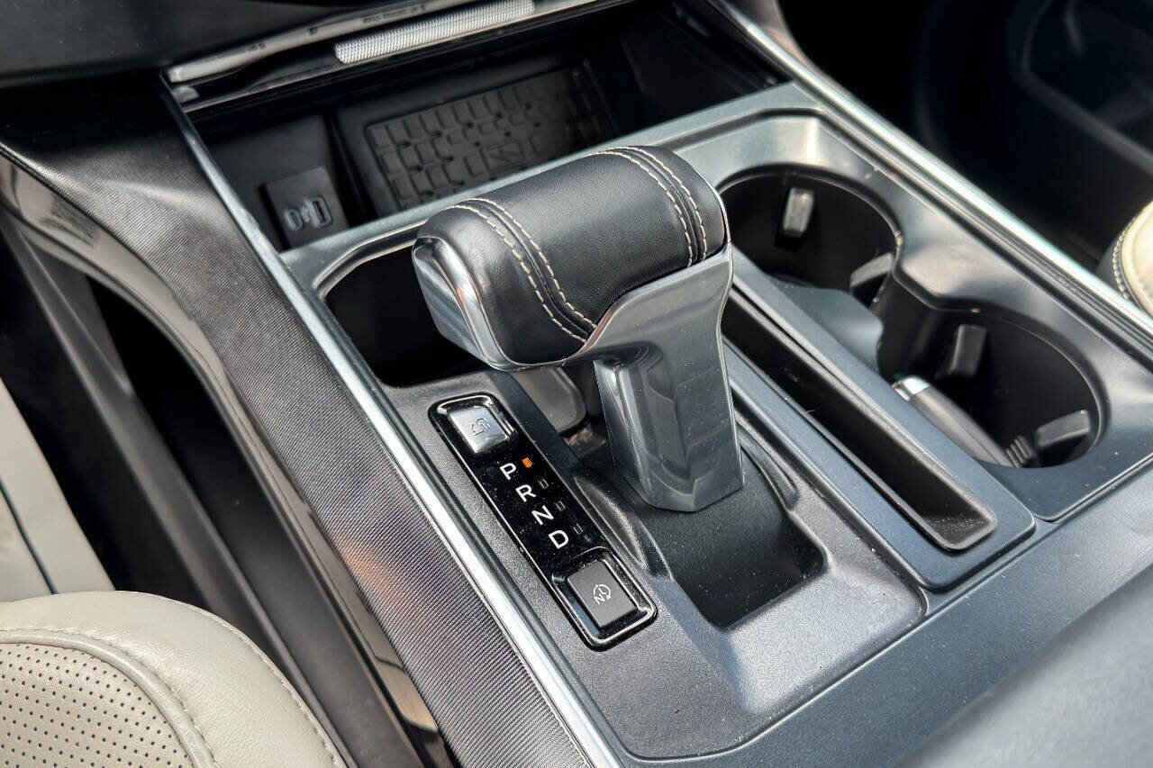 Used 2024 Ford F150 Lightning Platinum AWD/4WD image 44