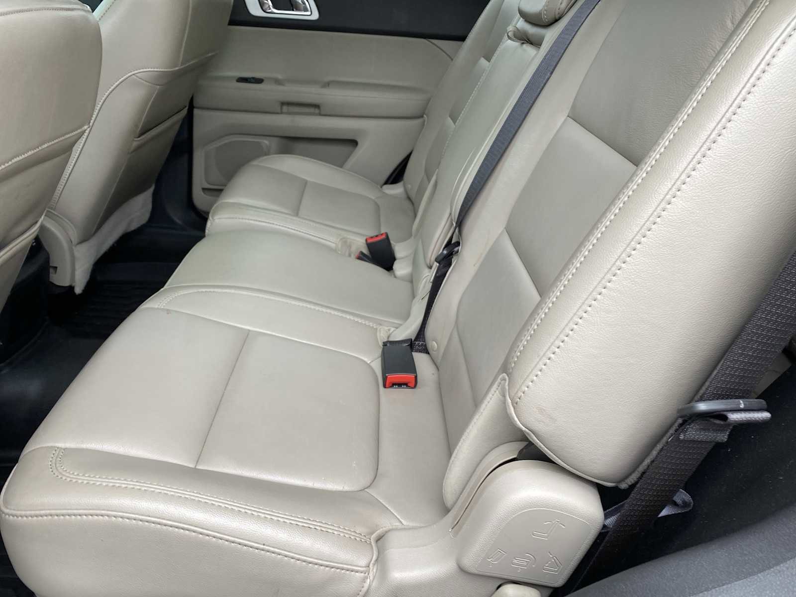 Used 2011 Ford Explorer Limited image 29