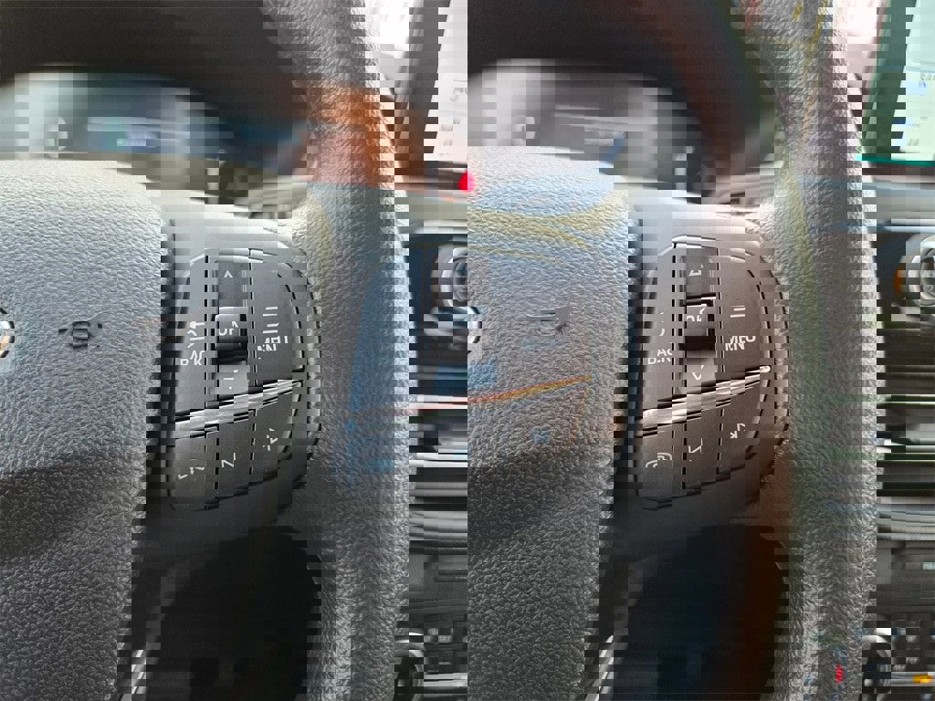 Used 2025 Ford Escape Active image 17