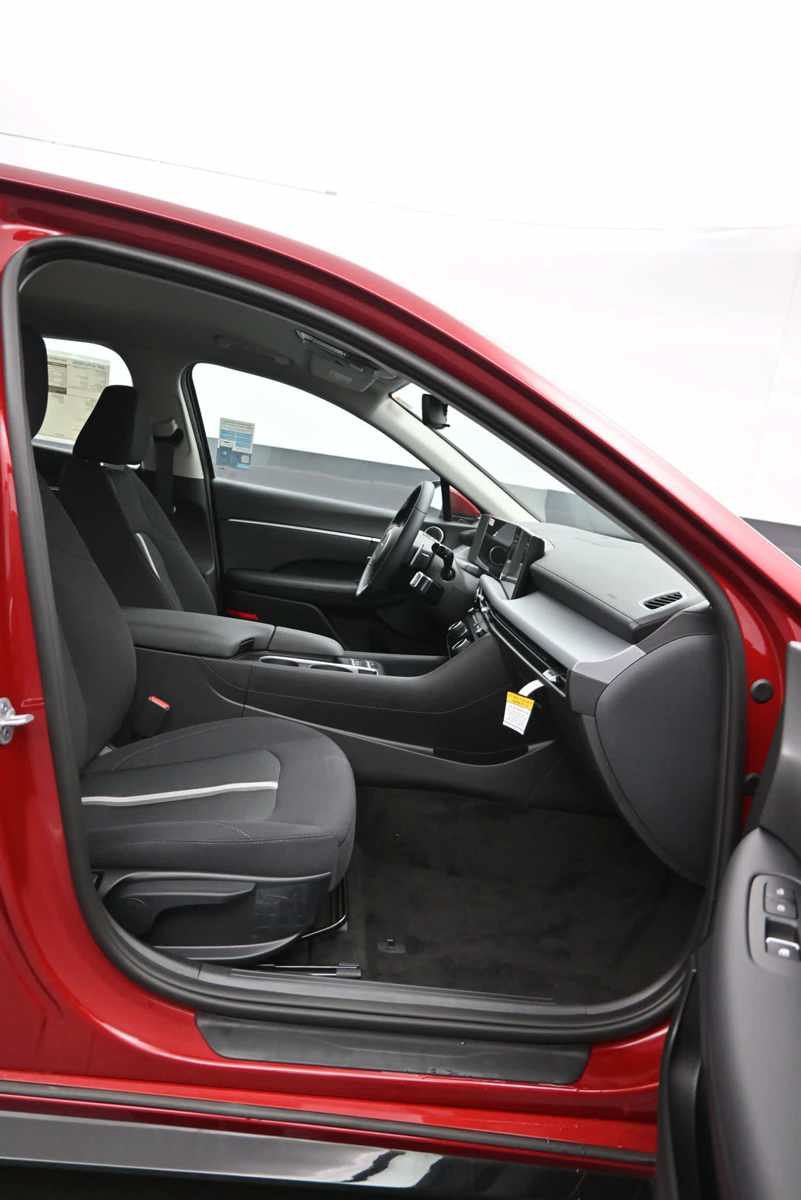 New 2026 Hyundai Sonata SEL FWD image 11