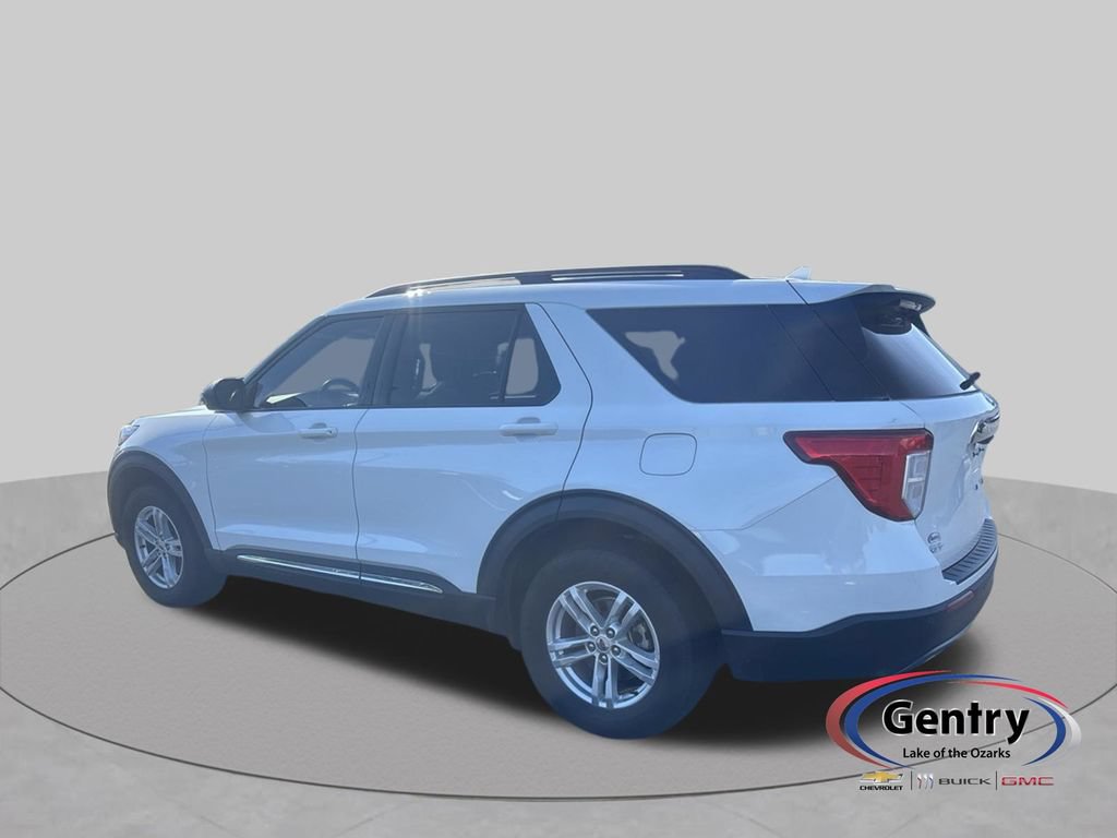 Used 2020 Ford Explorer XLT w/ Equipment Group 202A AWD/4WD image 2