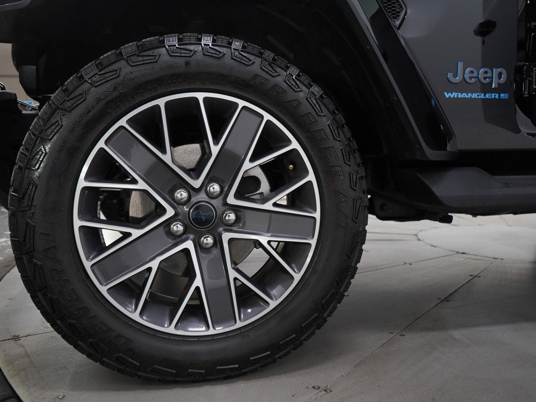 Used 2024 Jeep Wrangler High Altitude image 30