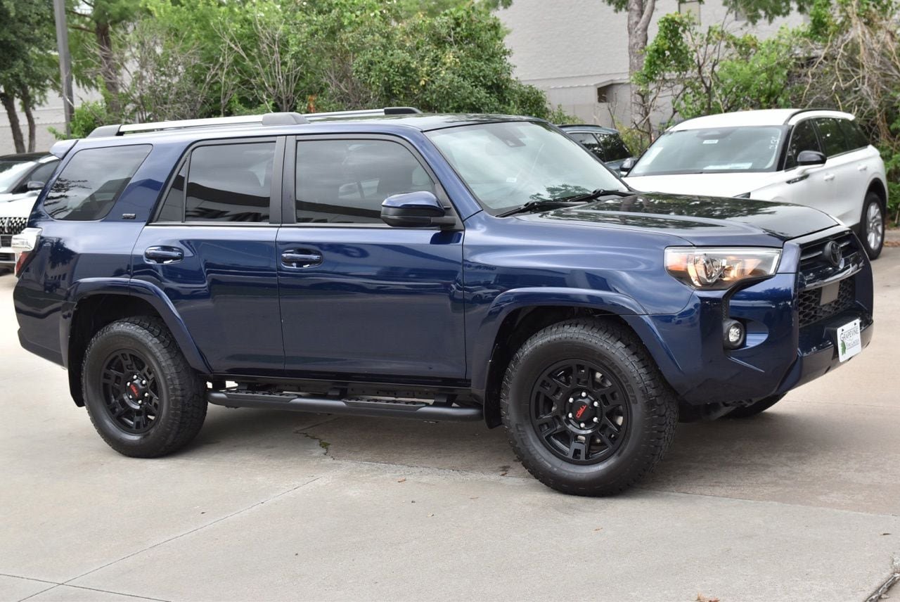 Used 2022 Toyota 4Runner SR5 RWD image 5