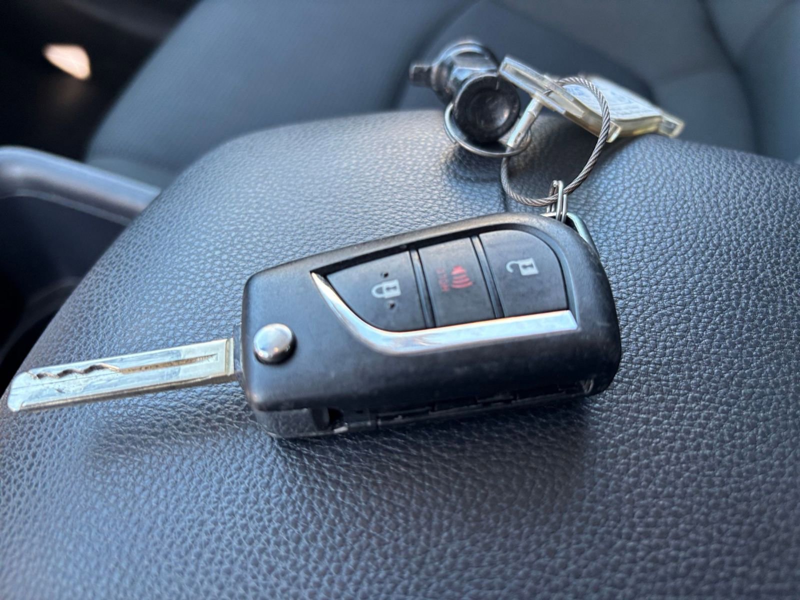 Used 2025 Toyota RAV4 LE image 22