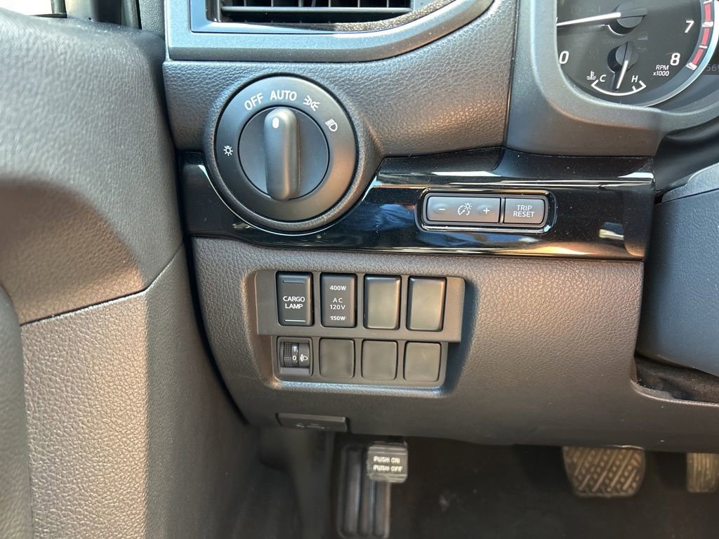 Certified 2024 Nissan Titan SV w/ SV Bronze Edition Package image 30