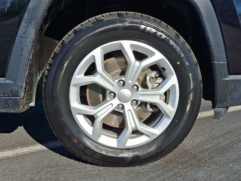 Used 2024 Jeep Compass Latitude image 8