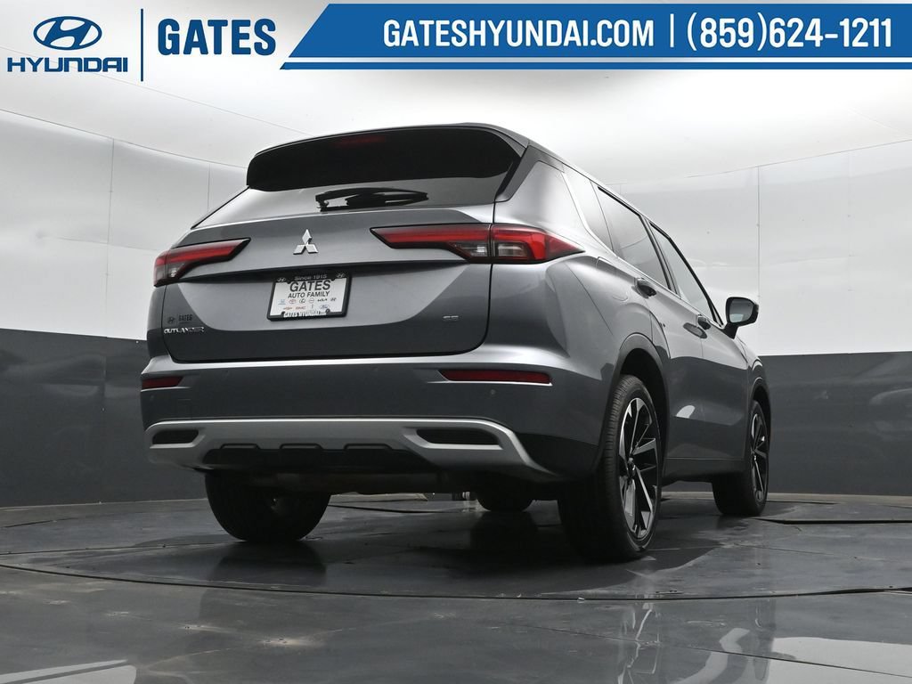 Used 2023 Mitsubishi Outlander SE FWD image 41