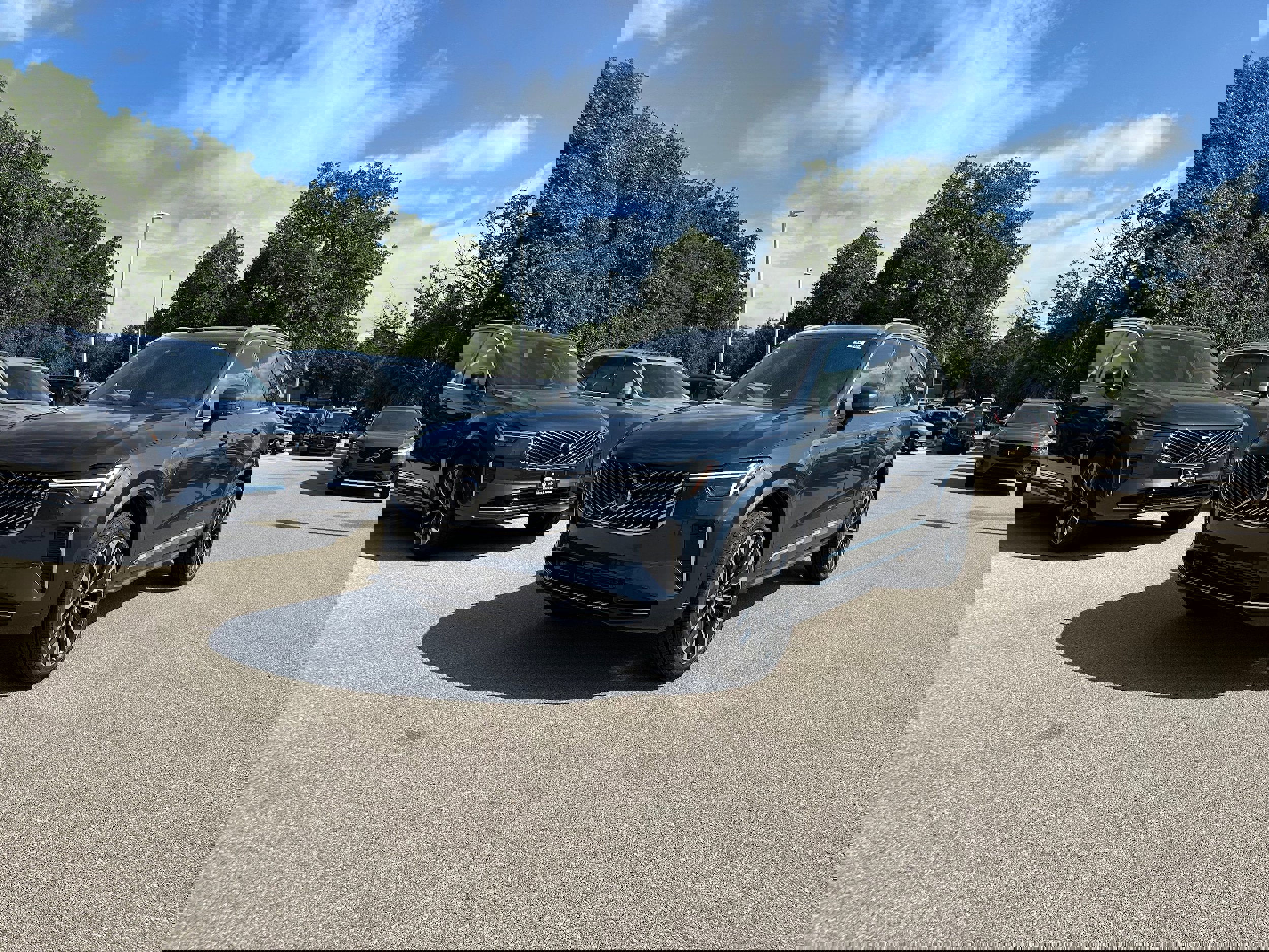 New 2026 Volvo XC90 T8 Plus image 2