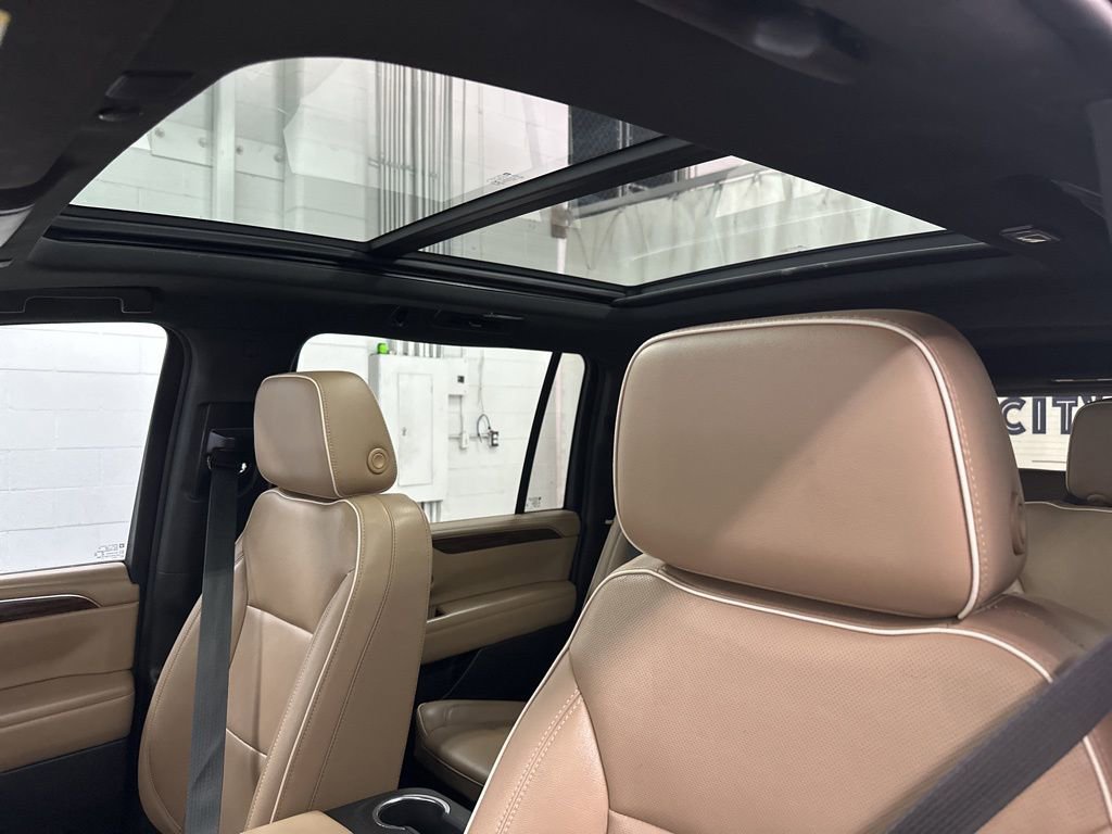 Used 2021 Chevrolet Suburban Premier w/ Premium Package image 37