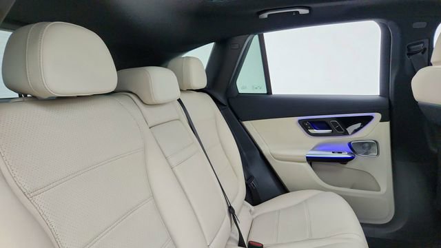 Used 2025 Mercedes-Benz GLC 350e 4MATIC image 26