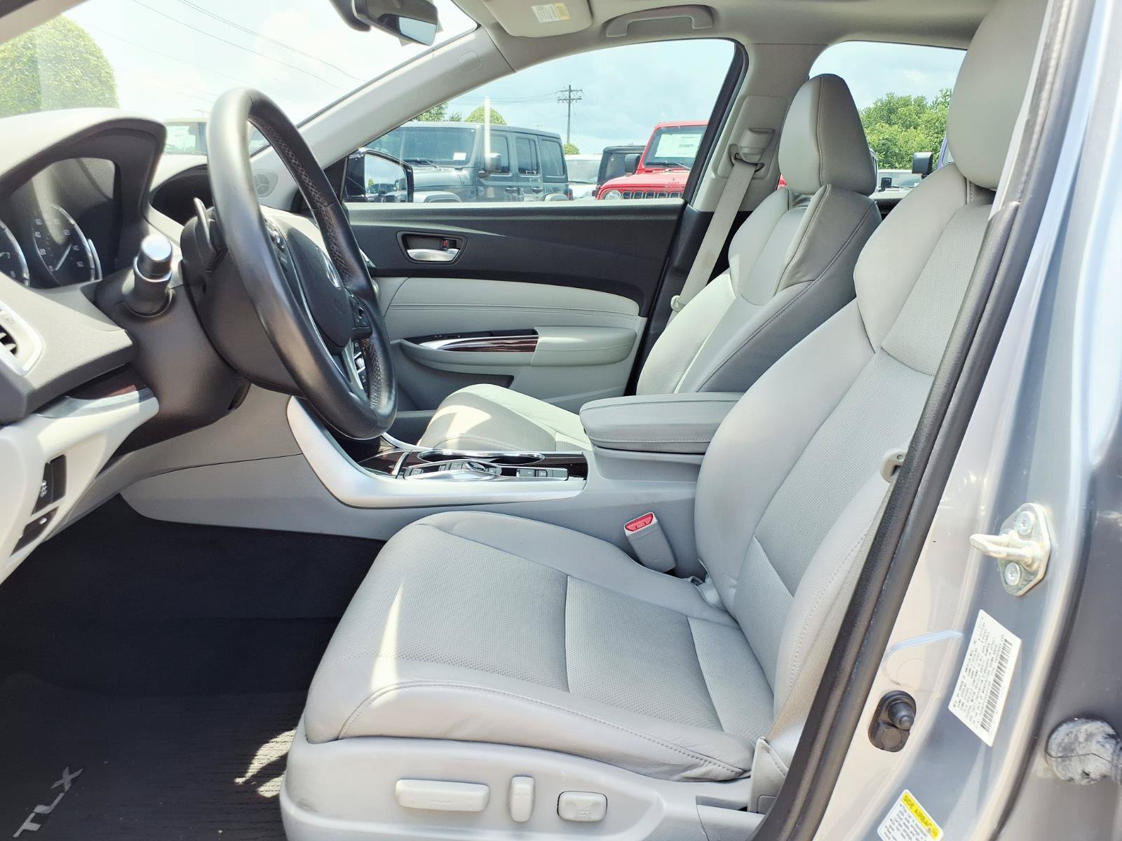 Used 2016 Acura TLX V6 w/ Technology Package FWD image 9