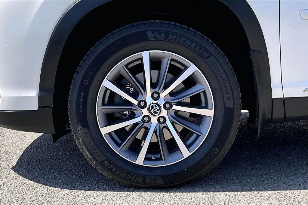 Used 2019 Toyota Highlander XLE AWD/4WD image 35